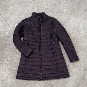 Patagonia Women's Puffer Jacket - Dark Purple - size Medium